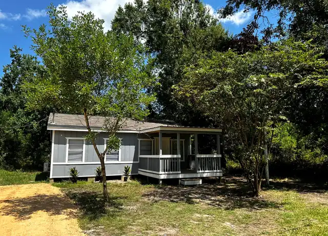 Property at 127 12th St, Onalaska, TX, 77360, 2 beds, 1.5 baths, [object Object]