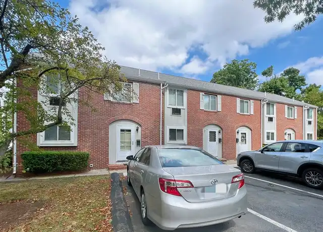 Property at 44 Floral St #44, Newton, MA, 02461, 2 beds, 1.5 baths, [object Object]