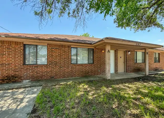 Property at 207 Redbud Ln, New Braunfels, TX, 78130, 2 beds, 1 bath, [object Object]