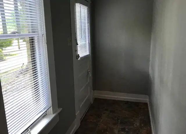 Property at 607 W Rusk St Unit B, Marshall, TX, 75670, 2 beds, 1 bath, [object Object]