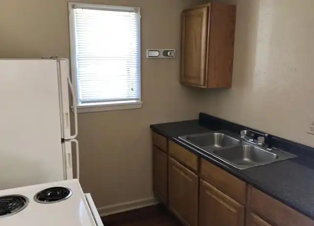 Property at 607 W Rusk St Unit B, Marshall, TX, 75670, 2 beds, 1 bath, [object Object]