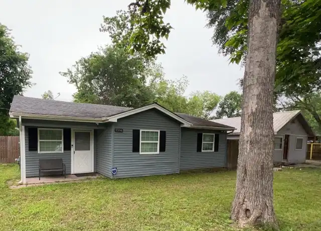 Property at 1206 8th St, Hempstead, TX, 77445, 3 beds, 1 bath, [object Object]