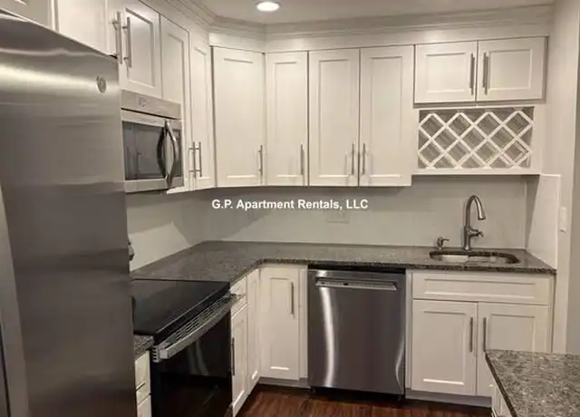 Property at 500 Fellsview Ter, Stoneham, MA, 02180, 2 beds, 1 bath, [object Object]