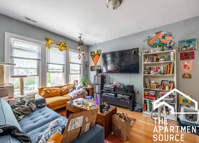 Property at 1640 W Pratt Blvd Unit 1B, Chicago, IL, 60626, 2 beds, 1 bath, [object Object]