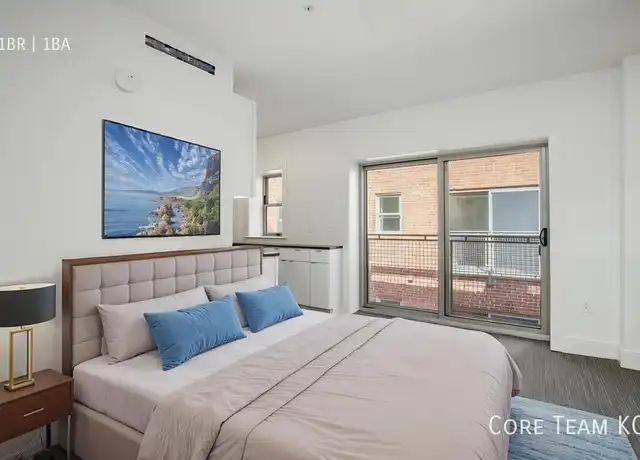 Property at 3827 Main St Unit 04, Kansas City, MO, 64111, 1 bed, 1 bath, [object Object]