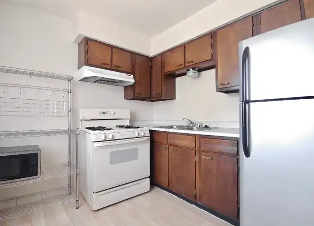 Property at 313 Girard Blvd SE Unit 4, Albuquerque, NM, 87106, 1 bed, 1 bath, [object Object]