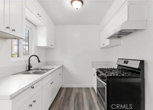 Property at 925 W 76th St Unit 2, Los Angeles, CA, 90044, 2 beds, 1 bath, [object Object]