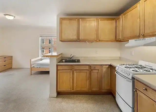 Property at 1712 Summit Ave, Seattle, WA, 98122, 0-1 beds, 1 bath, [object Object]
