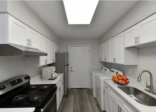 Property at Cedarwood Apartments - 2880 Beverly Hills Rd, Memphis, TN, 38128, 2 beds, 1.5 baths, [object Object]
