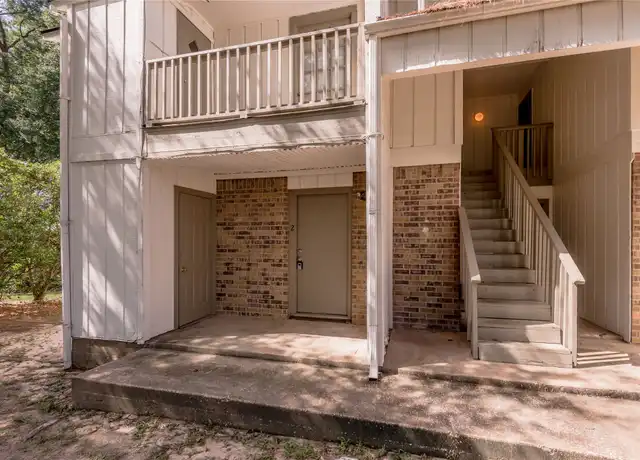 Property at 1329 Windsor St Unit 2, Huntsville, TX, 77340, 2 beds, 1 bath, [object Object]