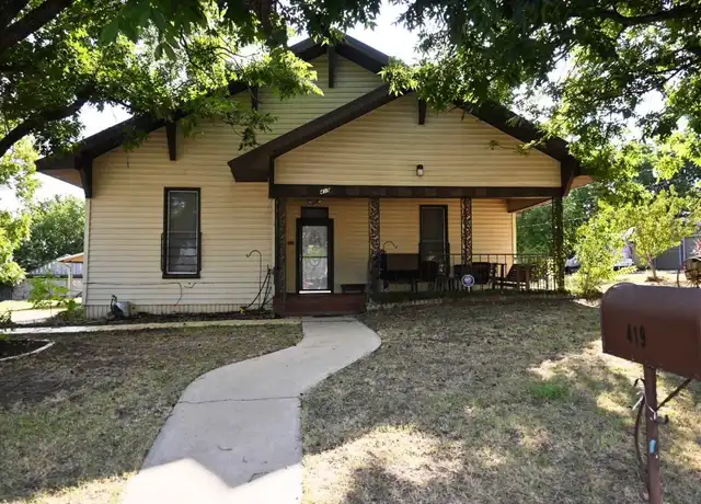 Property at 419 South Avenue C Unit C, Elgin, TX, 78621, 3 beds, 2 baths, [object Object]