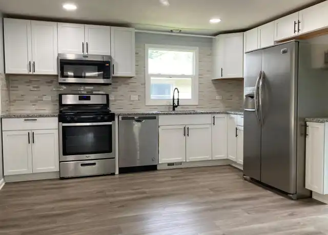 Property at 33660 N Oakland Dr, Grayslake, IL, 60030, 4 beds, 2 baths, [object Object]
