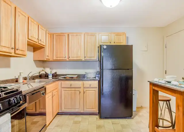Property at Saunders Crossing - 11 Diamond St, Lawrence, MA, 01843, 1-2 bed, 1 bath, [object Object]