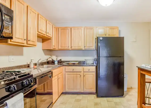 Property at Saunders Crossing - 11 Diamond St, Lawrence, MA, 01843, 0-2 beds, 1 bath, [object Object]