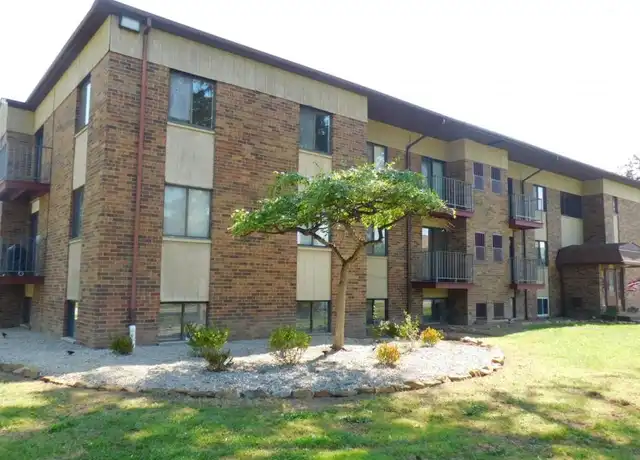 Property at 1860 Mahoning Ave NW Unit 302, Warren, OH, 44483, 2 beds, 1 bath, [object Object]