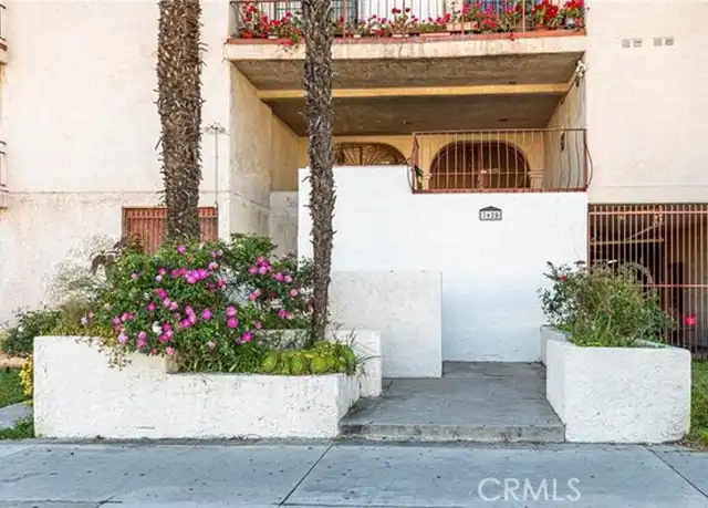 Property at 7625 Reseda Blvd #101, Reseda, CA, 91335, 2 beds, 2 baths, [object Object]