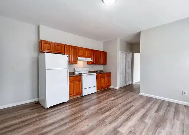 Property at 158 Westland St Unit 1W, Hartford, CT, 06120, 2 beds, 1 bath, [object Object]