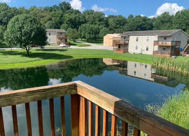 Property at 43 Chelsea Ln Unit 4, Carbondale, IL, 62902, 2 beds, 1 bath, [object Object]