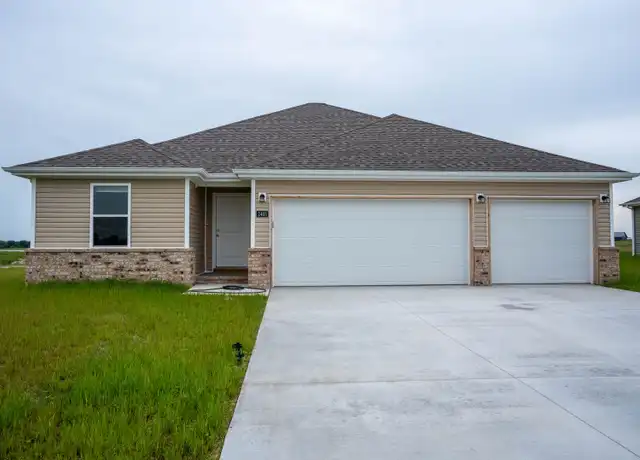 Property at 2045 S Durango Dr, Bolivar, MO, 65613, 3 beds, 2 baths, [object Object]