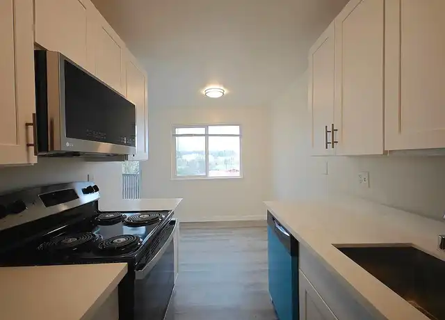 Property at Prime Property LLC - 10002 Des Moines Memorial Dr S, Seattle, WA, 98168, 1 bed, 1 bath, [object Object]