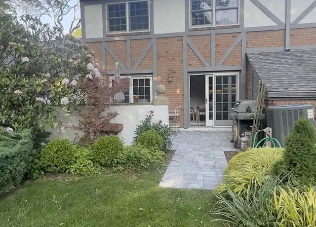 Property at 10 Leland Ln, Southampton, NY, 11968, 3 beds, 36 baths, [object Object]
