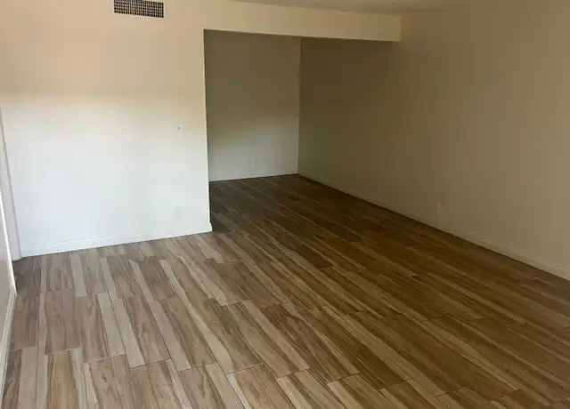 Property at 585 S Royal Crest Cir, Las Vegas, NV, 89169, 1 bed, 1 bath, [object Object]