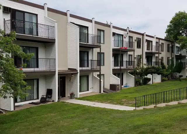 Property at 7405 123rd St Unit 202, Apple Valley, MN, 55124, 3 beds, 1.5 baths, [object Object]