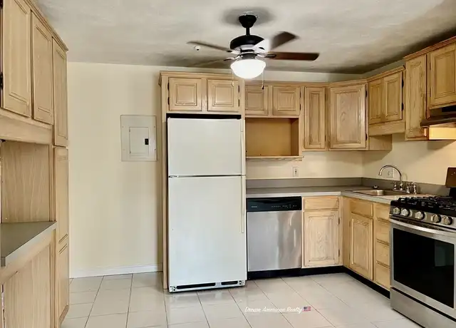 Property at 5 Kenmar Dr #23, Billerica, MA, 01821, 1 bed, 1 bath, [object Object]