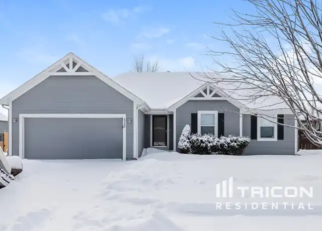 Property at 525 E Cheyenne St, Gardner, KS, 66030, 4 beds, 3 baths, [object Object]