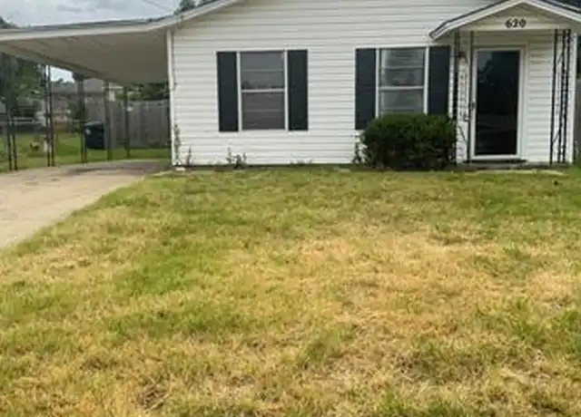 Property at 620 Park Ln, Denton, TX, 76205, 3 beds, 1 bath, [object Object]