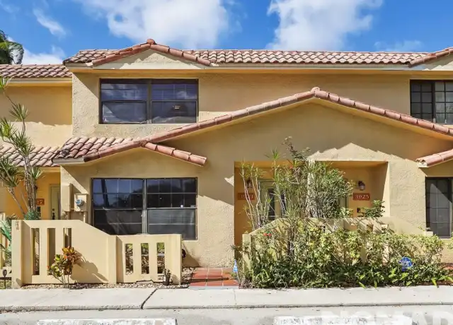 Property at 3921 NW 94th Ave, Sunrise, FL, 33351, 3 beds, 2.5 baths, [object Object]