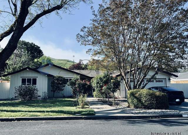 Photo of 7 Camelford Ct, Moraga, CA 94556