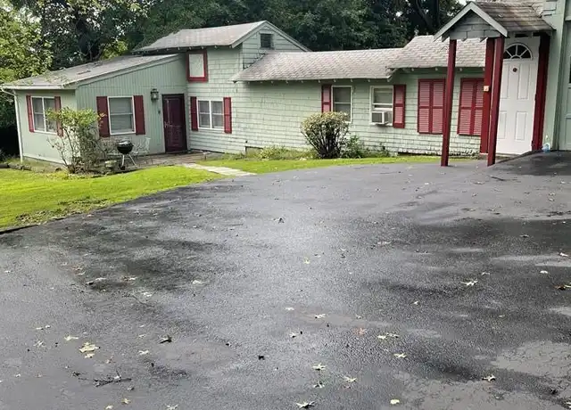 Property at 203 Rockland Rd, Pearl River, NY, 10965, 1 bed, 1 bath, [object Object]
