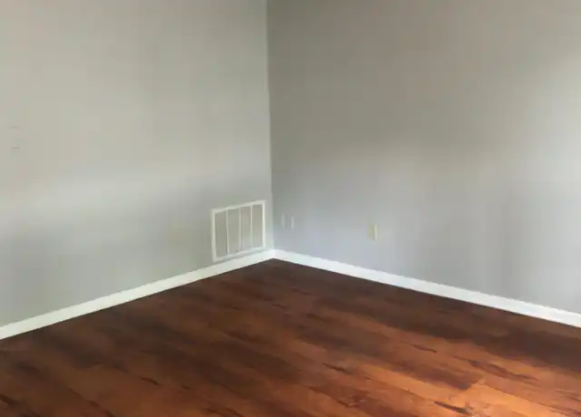 Property at 4415 N 62nd St Unit Y, Omaha, NE, 68104, 1 bed, 1 bath, [object Object]