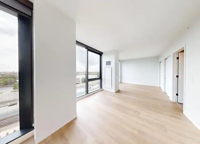 Property at 1136 W Van Buren St, Chicago, IL, 60607, 1 bed, 1 bath, [object Object]
