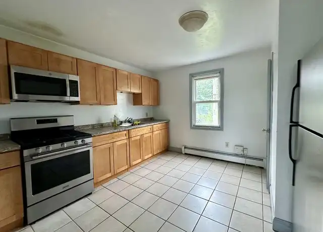 Property at 32 Gilmore St Unit 202, Providence, RI, 02907, 4 beds, 1 bath, [object Object]