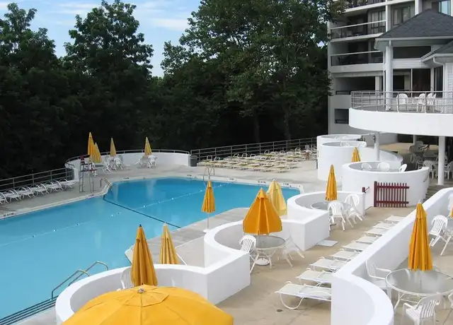 Property at 200 High Point Dr #307, Hartsdale, NY, 10530, 1 bed, 1 bath, [object Object]