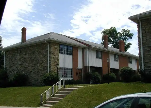 Property at 555 E North St Apt 1, Greenfield, IN, 46140, 3 beds, 1.5 baths, [object Object]