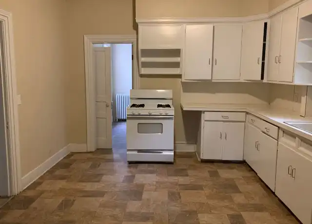Property at 415 Oak St Unit 3, Kalamazoo, MI, 49007, 1 bed, 1 bath, [object Object]