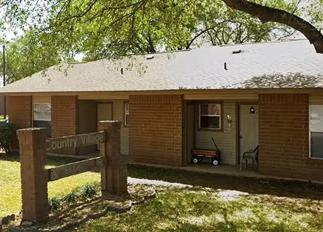 Property at 606 E Kennedy Ave Unit 102, Sabinal, TX, 78881, 2 beds, 1 bath, [object Object]
