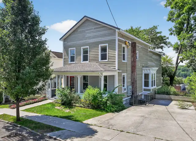 Property at 17 New St Apt 1, Catskill, NY, 12414, 3 beds, 1 bath, [object Object]