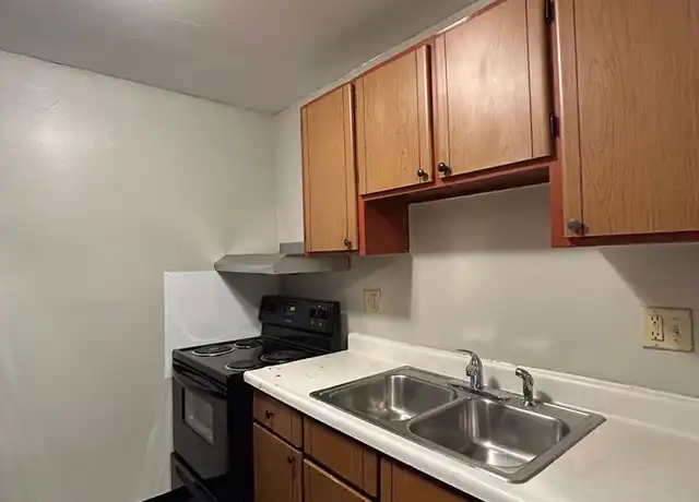 Property at 310 Division St Unit 101, Elkhart, IN, 46516, 2 beds, 1 bath, [object Object]