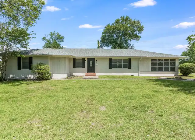Property at 404 W Saint Mary St, Abbeville, LA, 70510, 3 beds, 3 baths, [object Object]