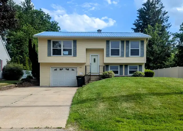 Property at 635 Hall St, Ripon, WI, 54971, 4 beds, 1 bath, [object Object]