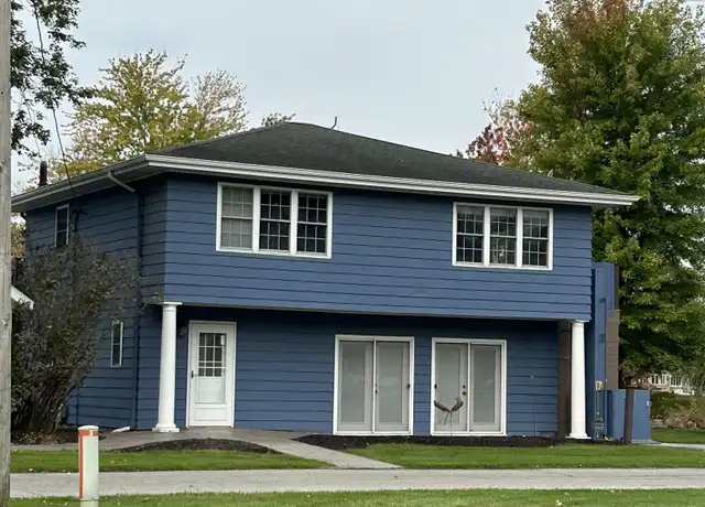 Property at 11605 N Sunrise Dr, Syracuse, IN, 46567, 3 beds, 2.5 baths, [object Object]
