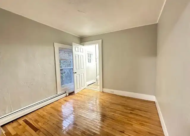 Property at 55 Central St Unit 5, Franklin, NH, 03235, 1 bed, 1 bath, [object Object]