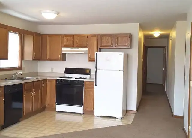 Property at 211 Stonewall Ct Apt 4, Nappanee, IN, 46550, 2 beds, 1 bath, [object Object]