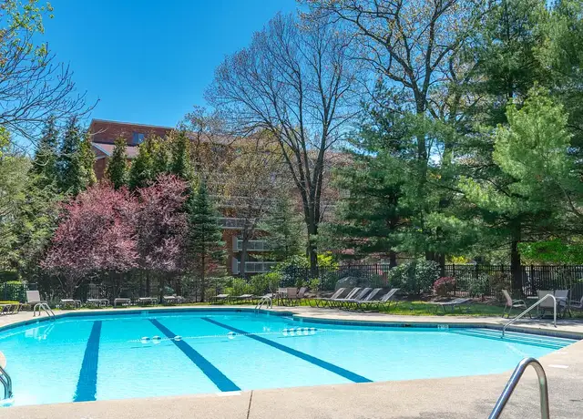 Photo of 7 Kimball Ct, Woburn, MA 01801