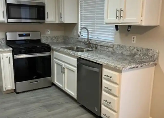 Property at 817 Quail Ln Unit 817-4, Bakersfield, CA, 93309, 3 beds, 2 baths, [object Object]