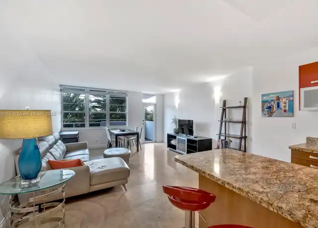 Property at 100 Lincoln Rd #308, Miami Beach, FL, 33139, 1 bed, 1.5 baths, [object Object]